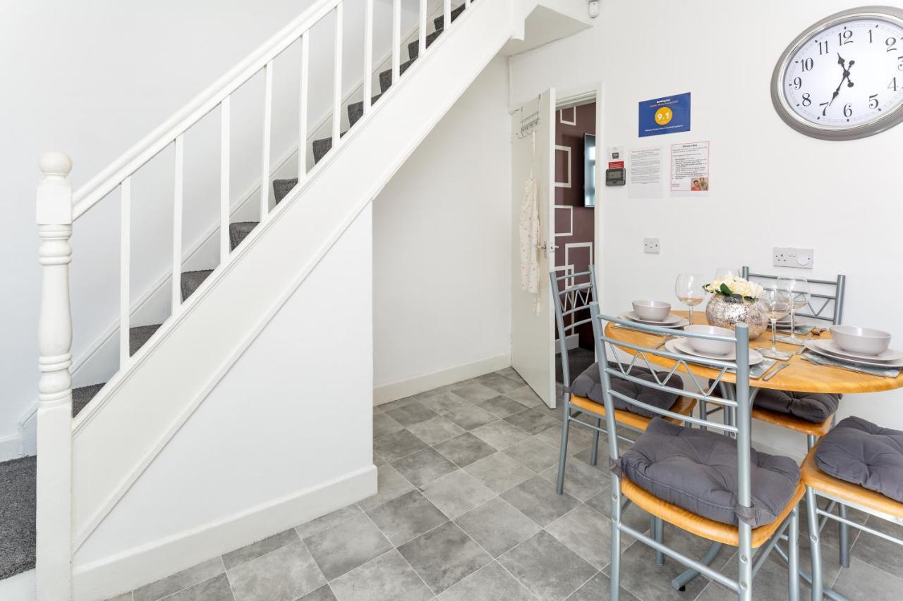 Cosy Anfield Guesthouse - Free Parking ลิเวอร์พูล ภายนอก รูปภาพ