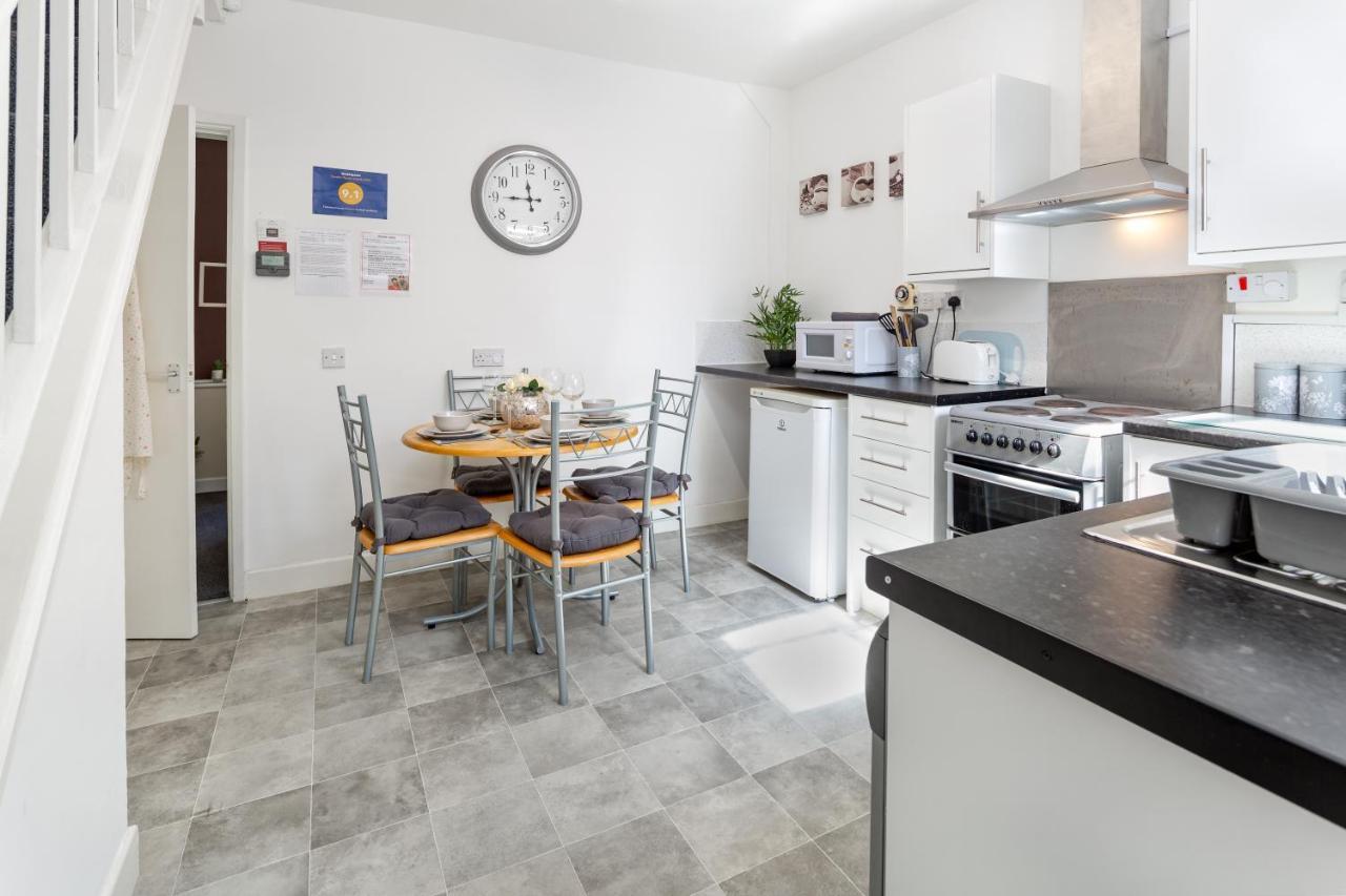Cosy Anfield Guesthouse - Free Parking ลิเวอร์พูล ภายนอก รูปภาพ